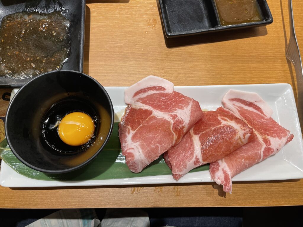 すき焼き肉と卵