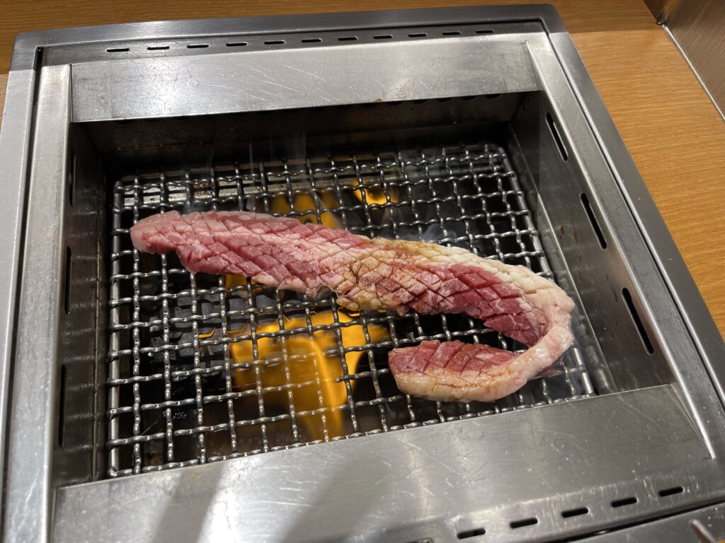 かみむらダイヤモンドカルビ焼く