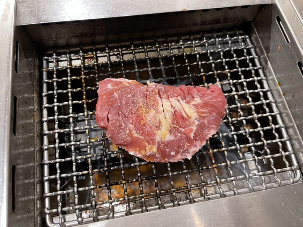 メガネステーキ焼く