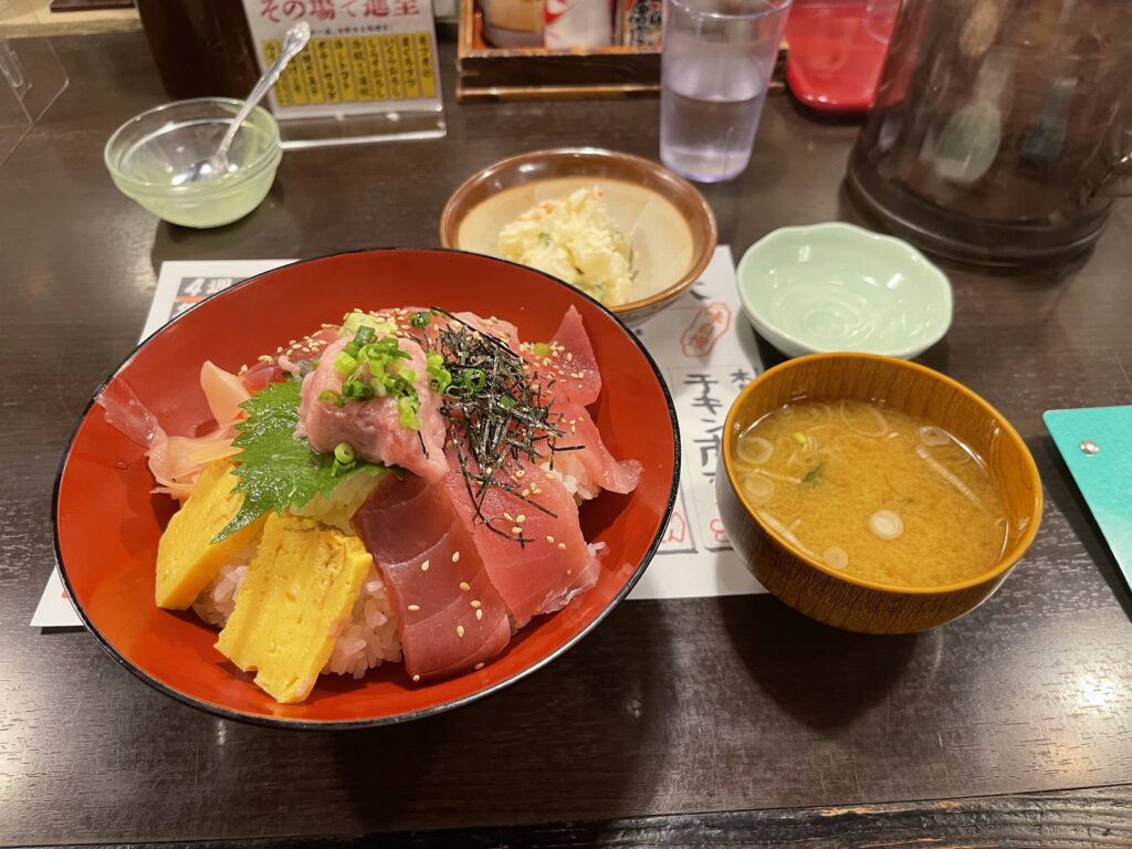 まぐろ丼