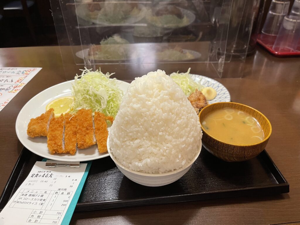 ロースカツ定食唐揚げ付き