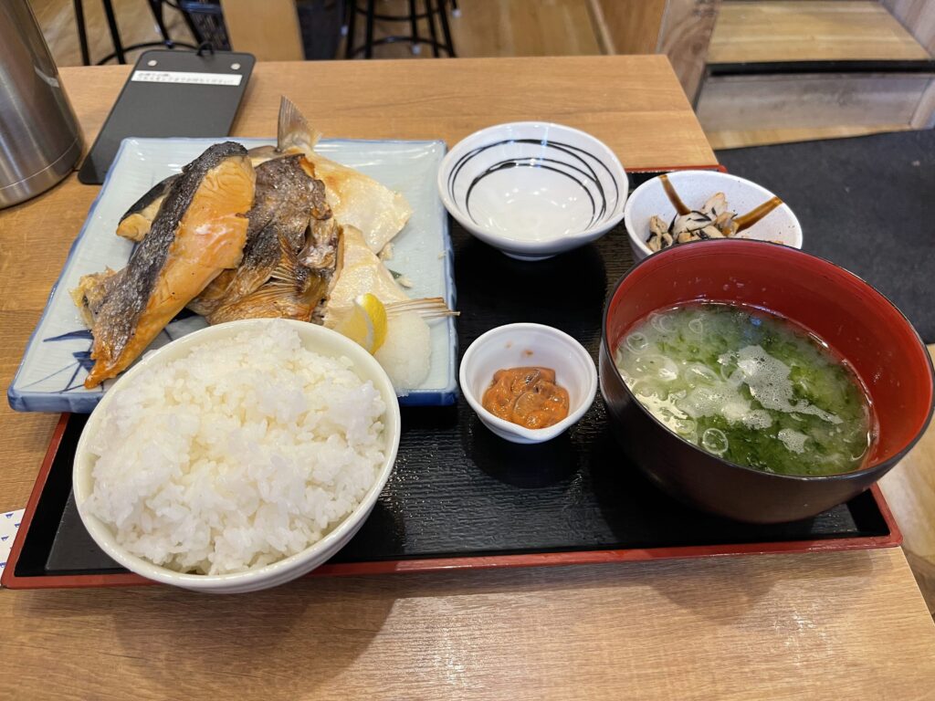 カマカマ塩焼き定食