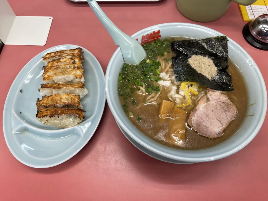 煮干し豚骨ラーメン餃子セット