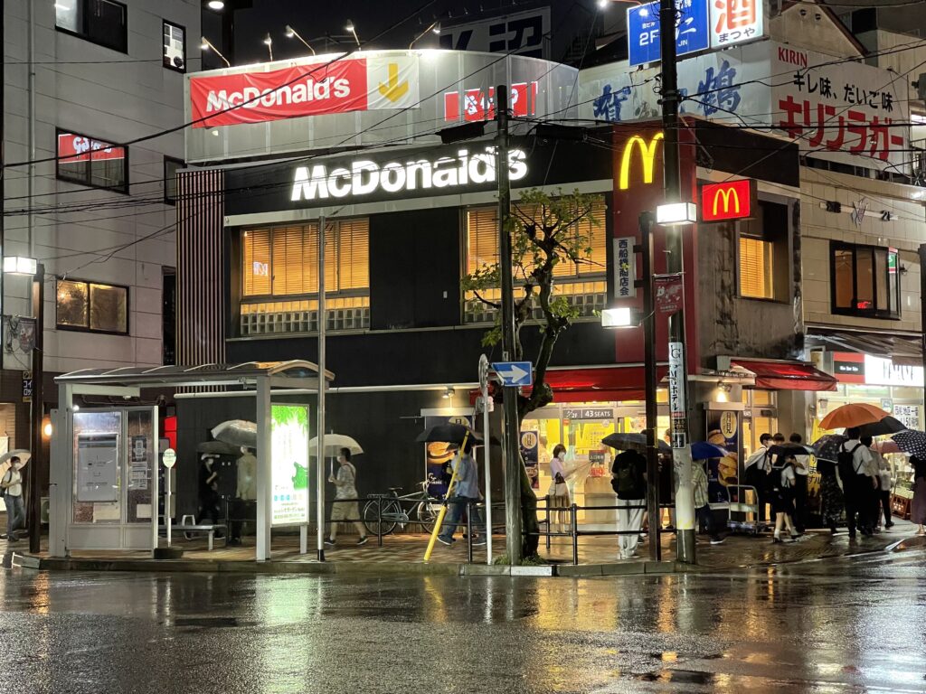 マクド店舗外観