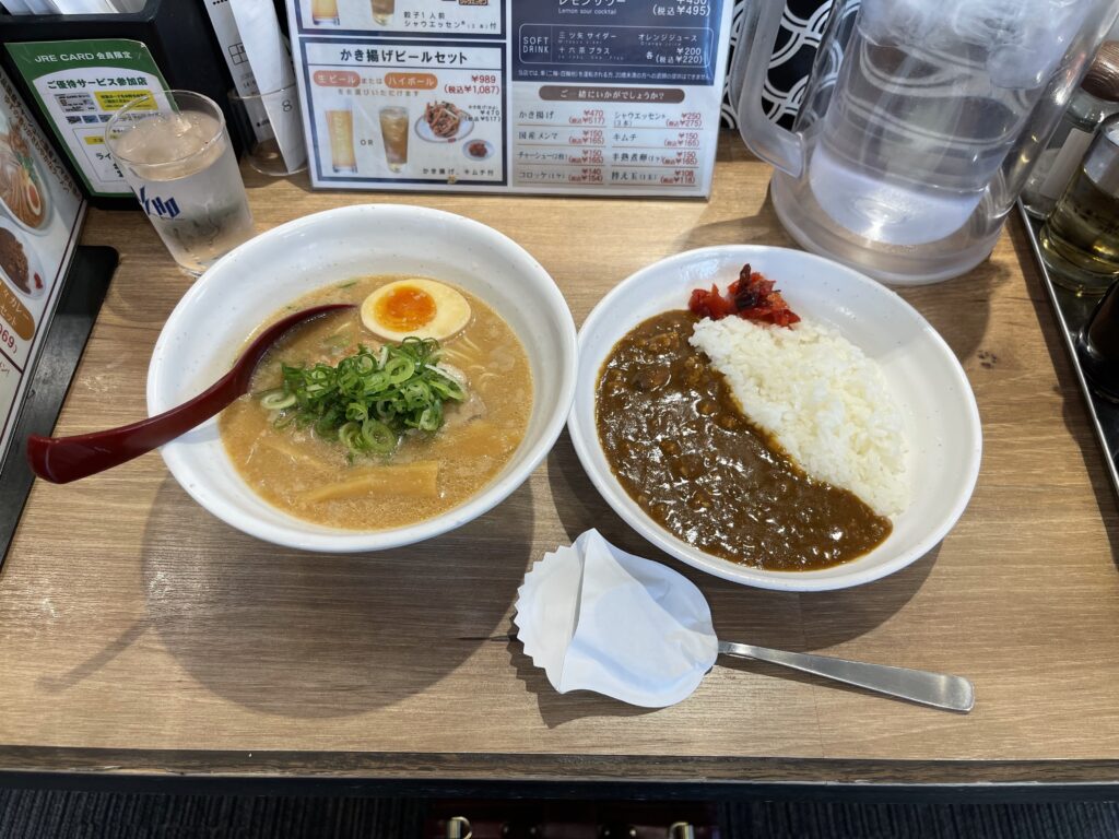 餃子の王将ラーメンと坦々カレーセット