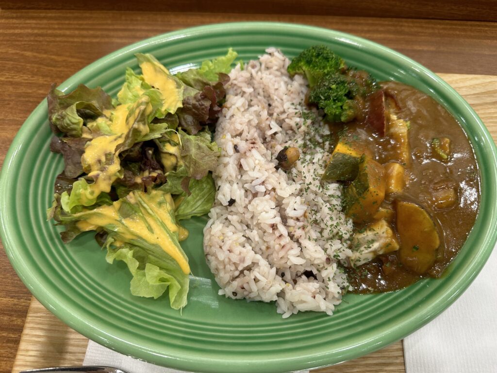 キッチンカレー　ごろごろチキン秋野菜