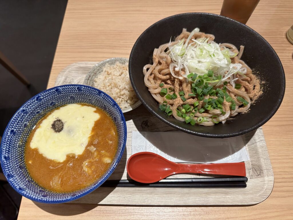 スパイス薫るチーズカレーつけうどん（特盛）