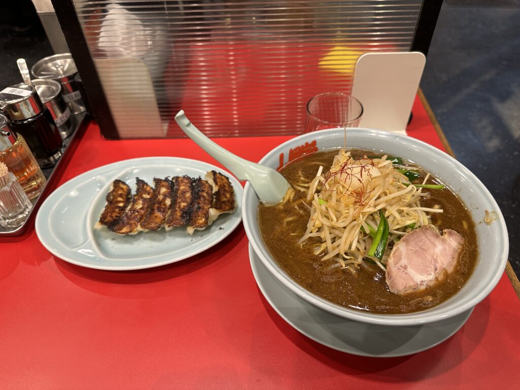 熟成味噌もやしラーメンと特製餃子