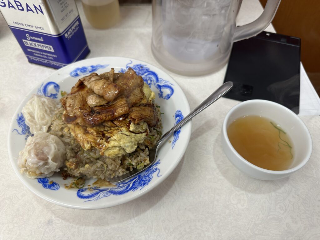 肉玉炒飯（大盛）とスープ