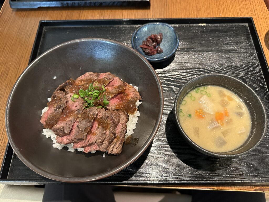 牛ハラミ丼セット