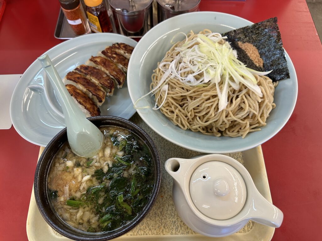 和節とんこつ醤油つけ麺大盛特製餃子セット