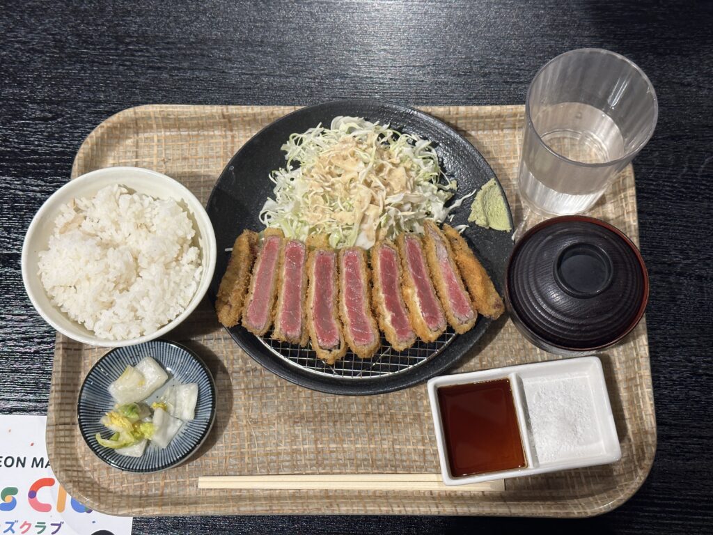 牛カツ定食