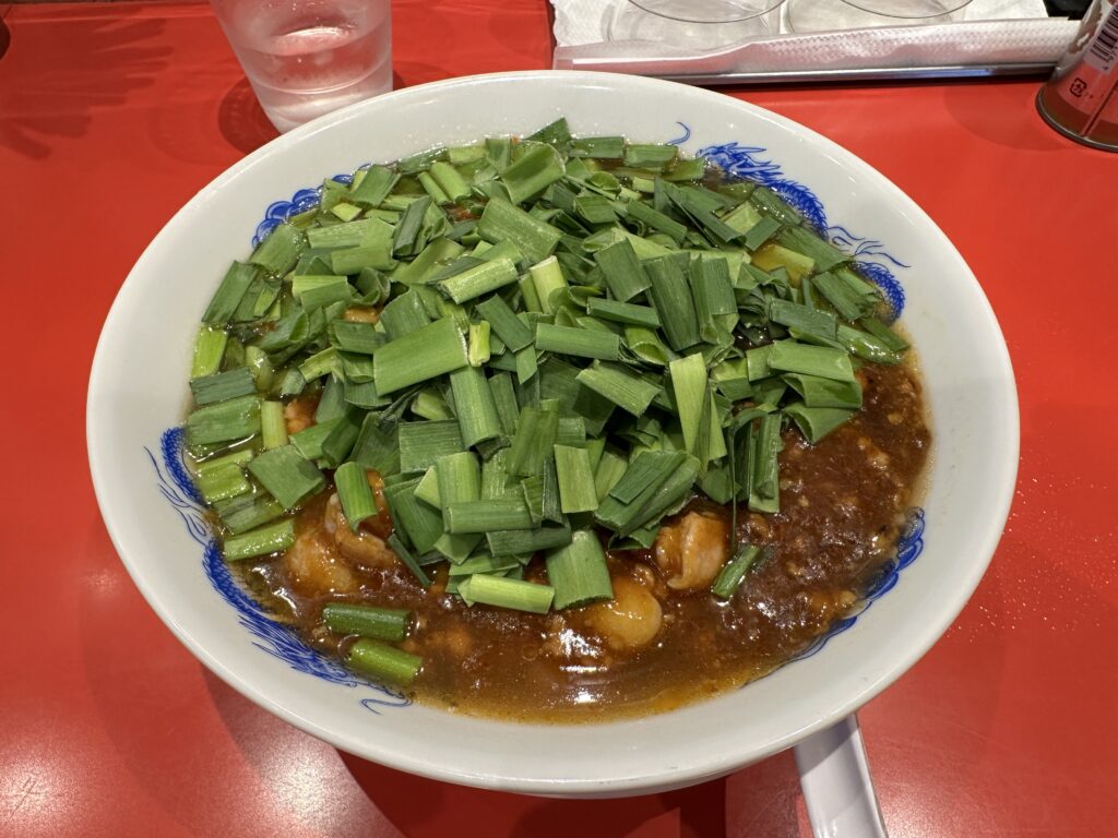 モツニラあんかけラーメン