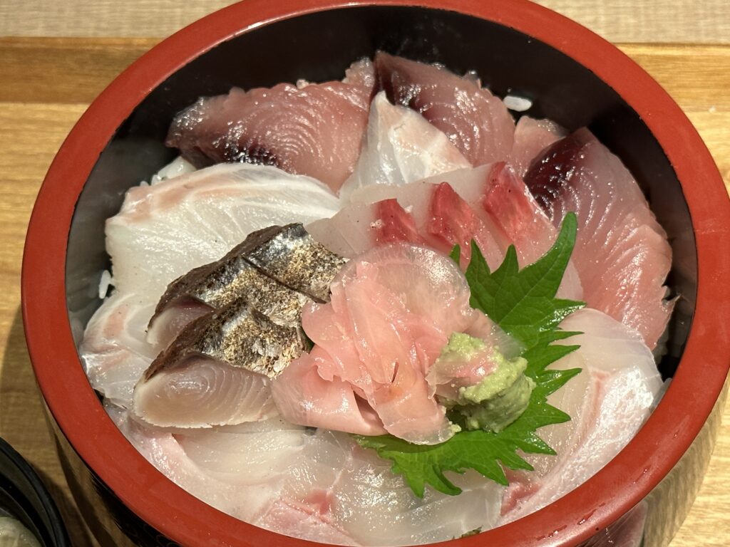 市場直送海鮮丼