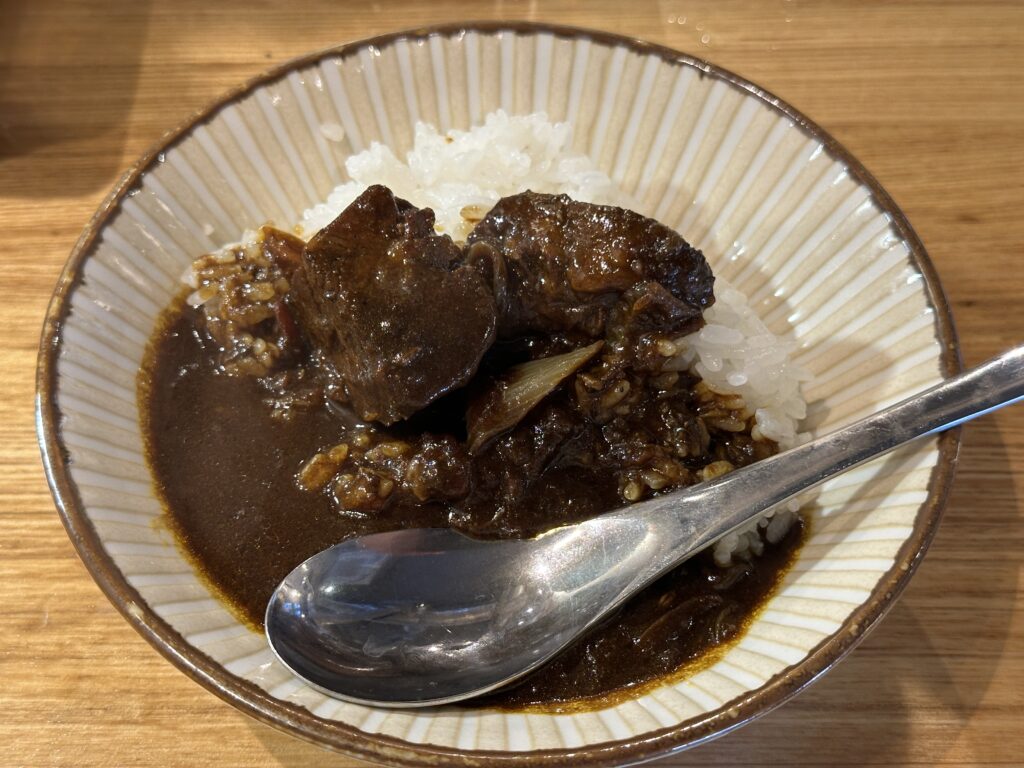 小さめ肉盛りカレー