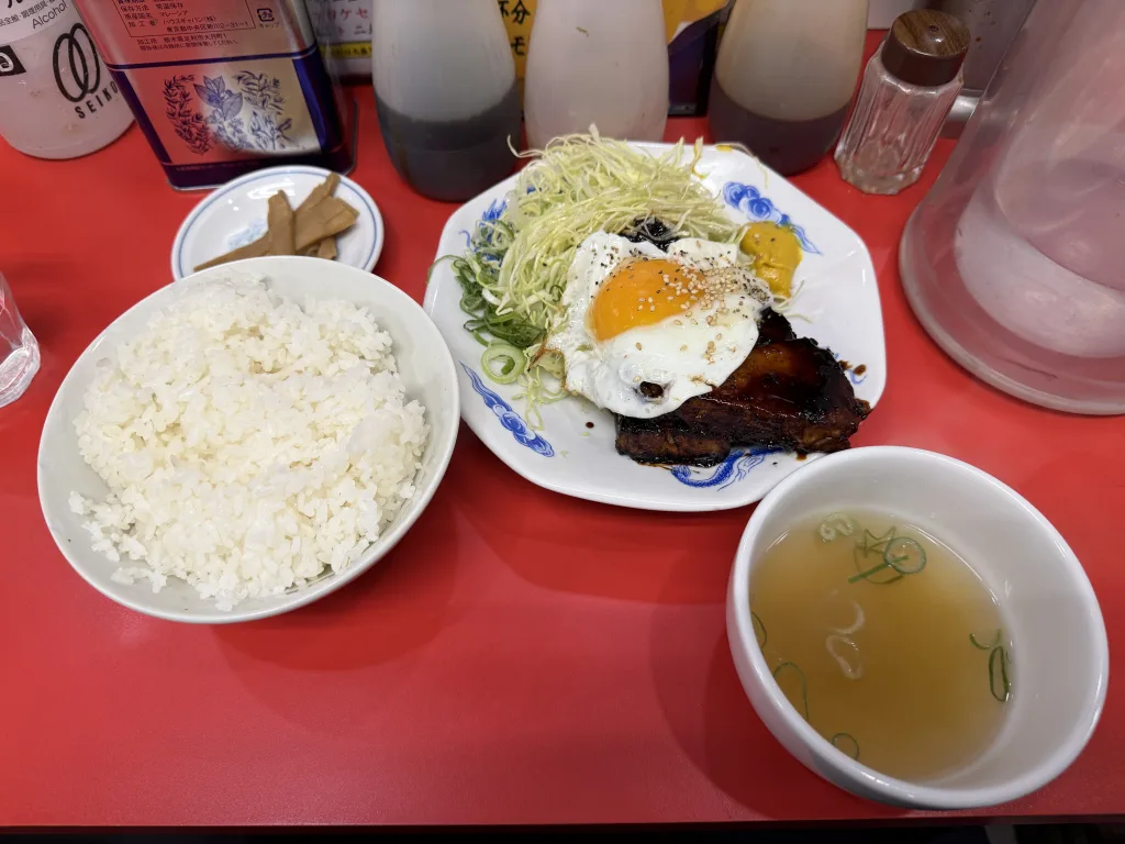 チャーシューエッグ定食