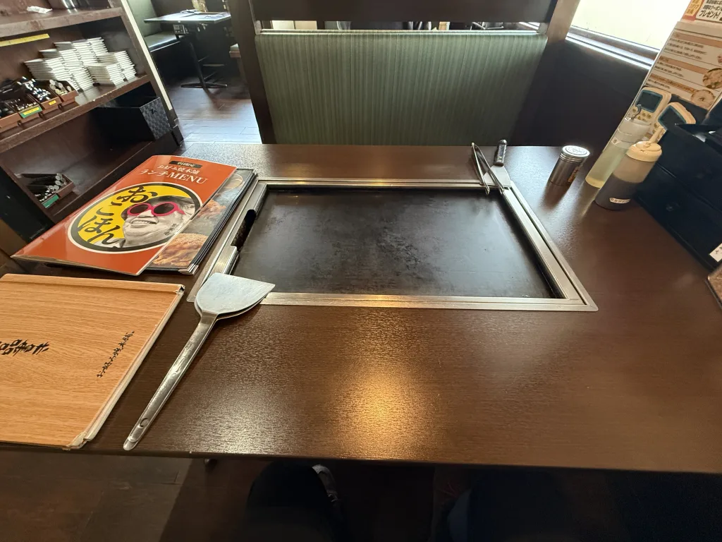 おこほんランチのテーブル席