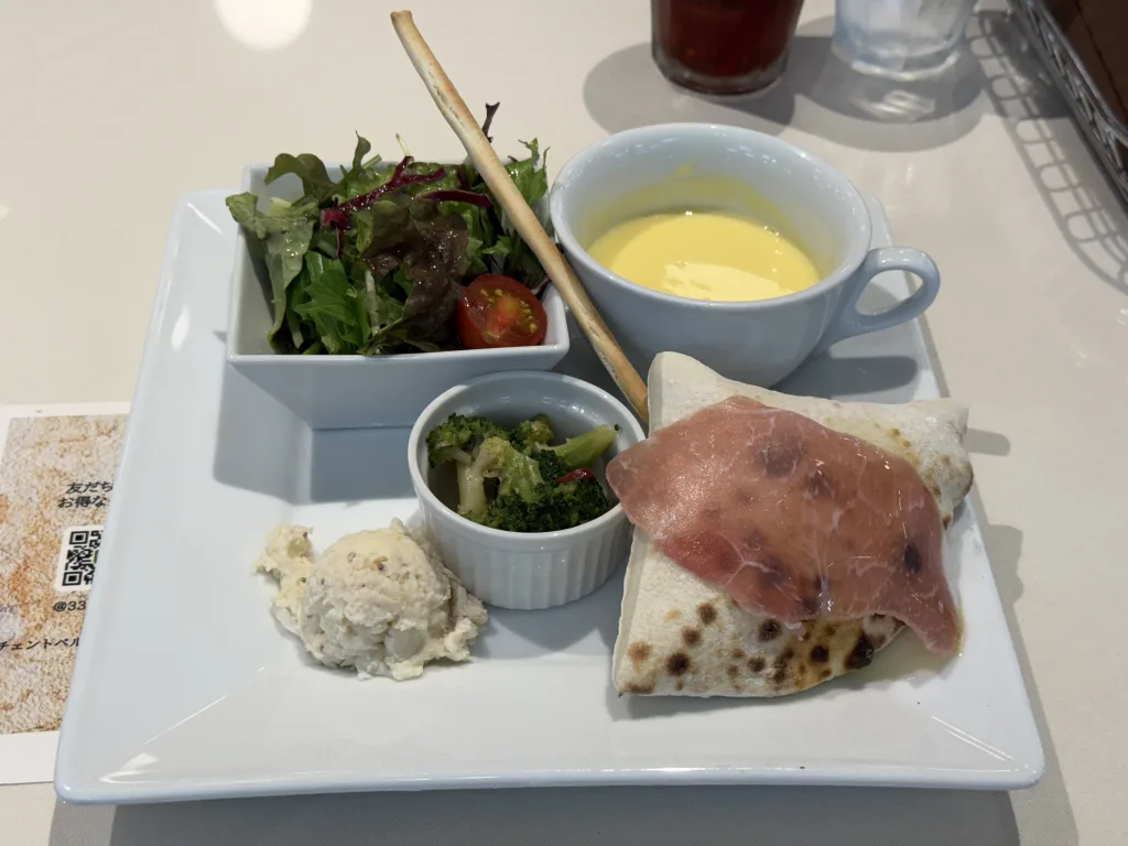 ウニコセットの前菜プレート