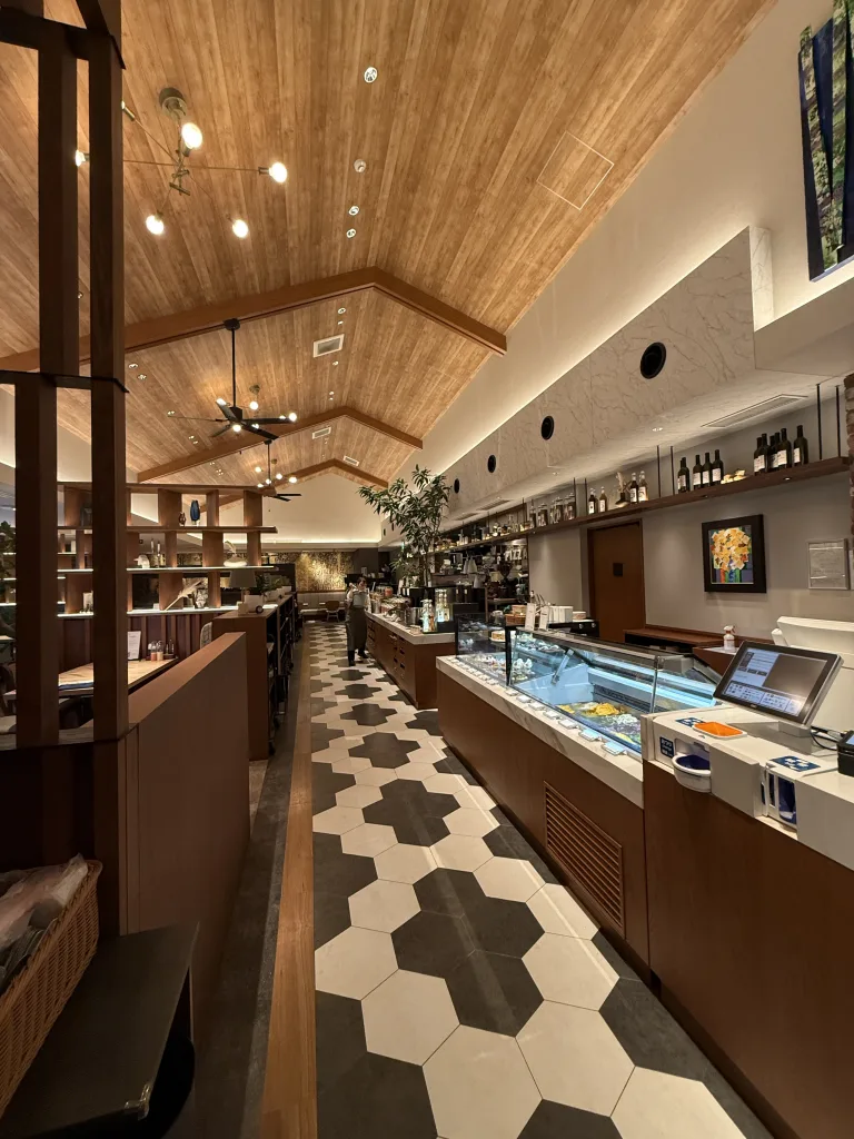 ペルティカの店内