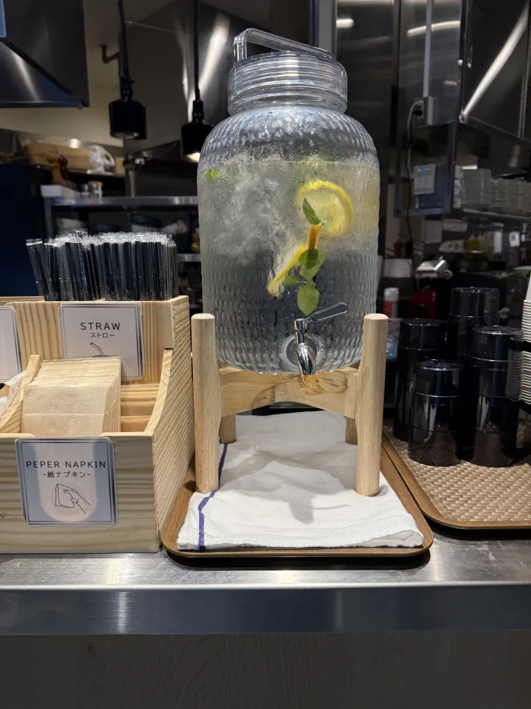 本場ナポリタンの水
