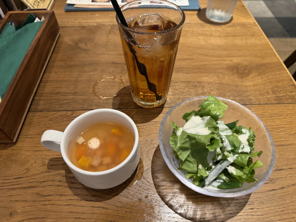 サラダとスープ