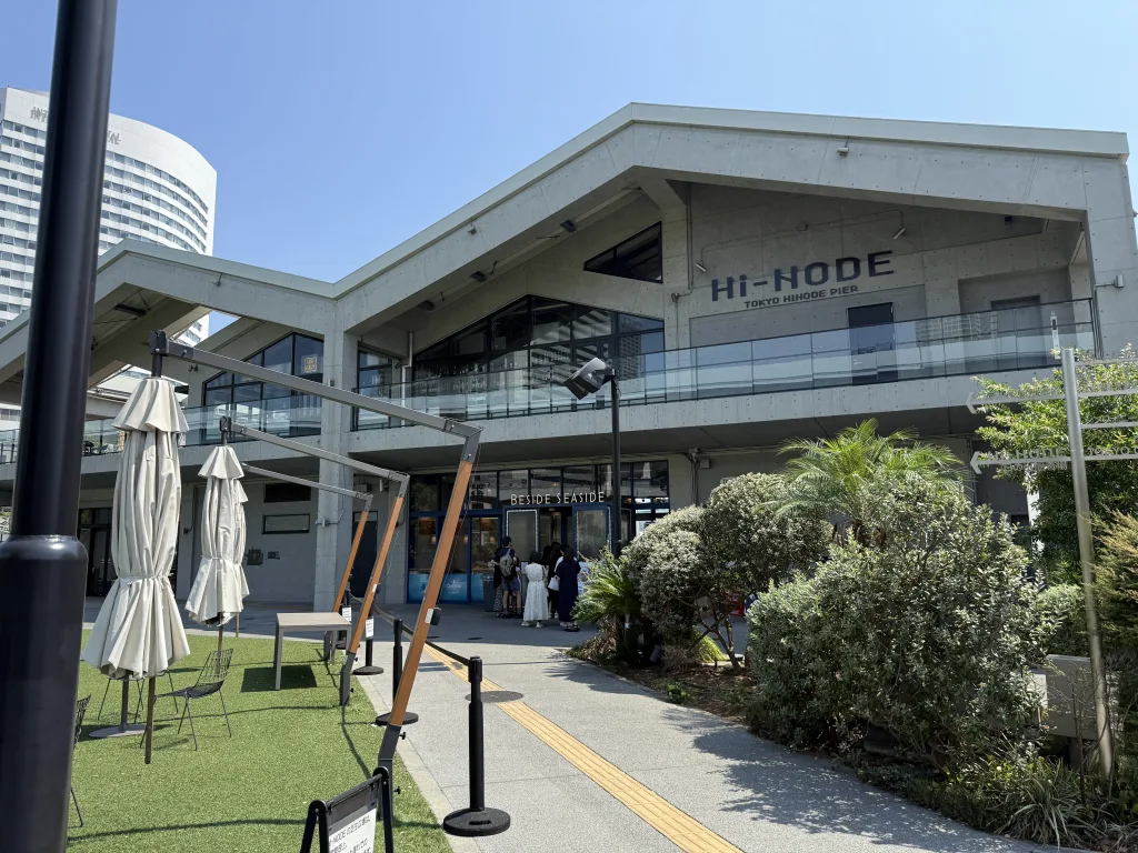 パエリアのお店の入口