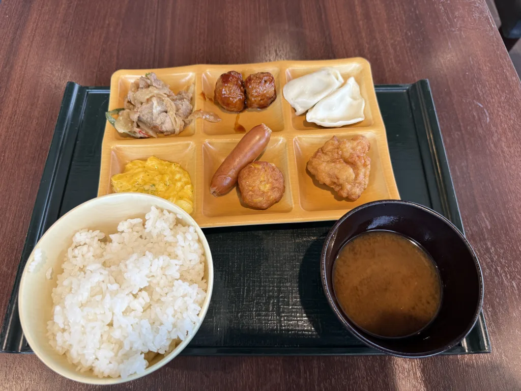 朝食