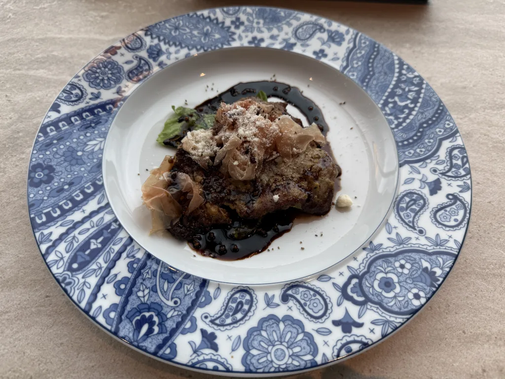 豚肩ロースと生ハムのサルティンヴォッカ