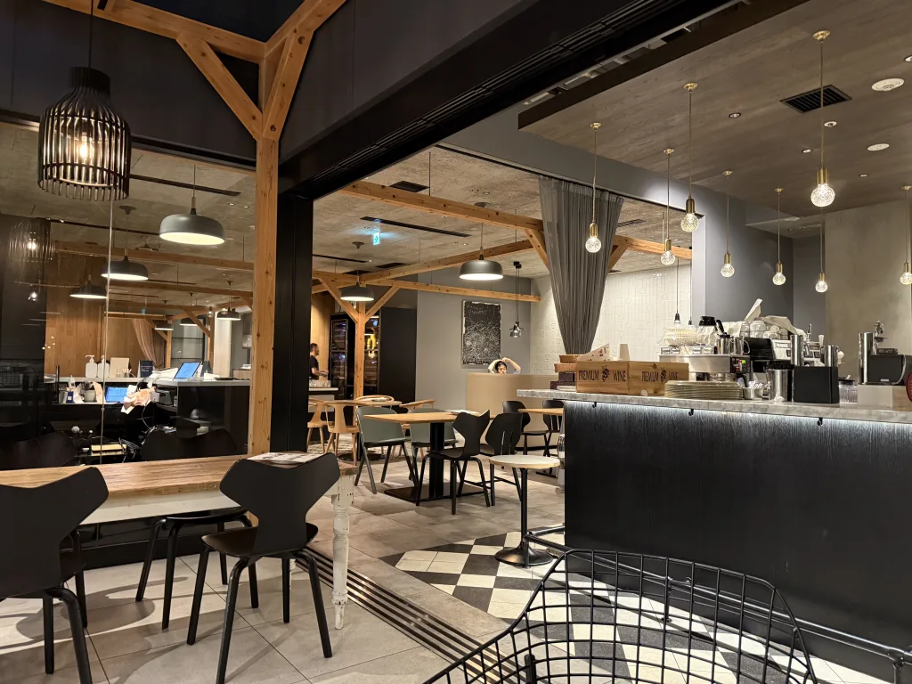 ロカンダの店内