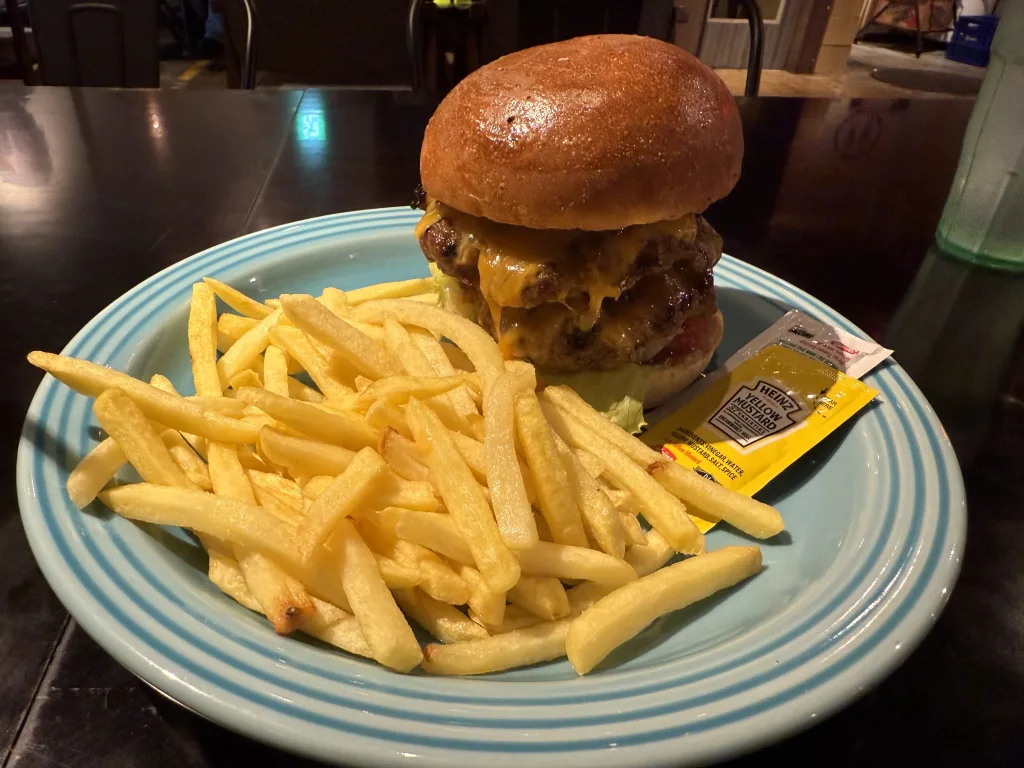 HangOutのダブルチーズバーガー
