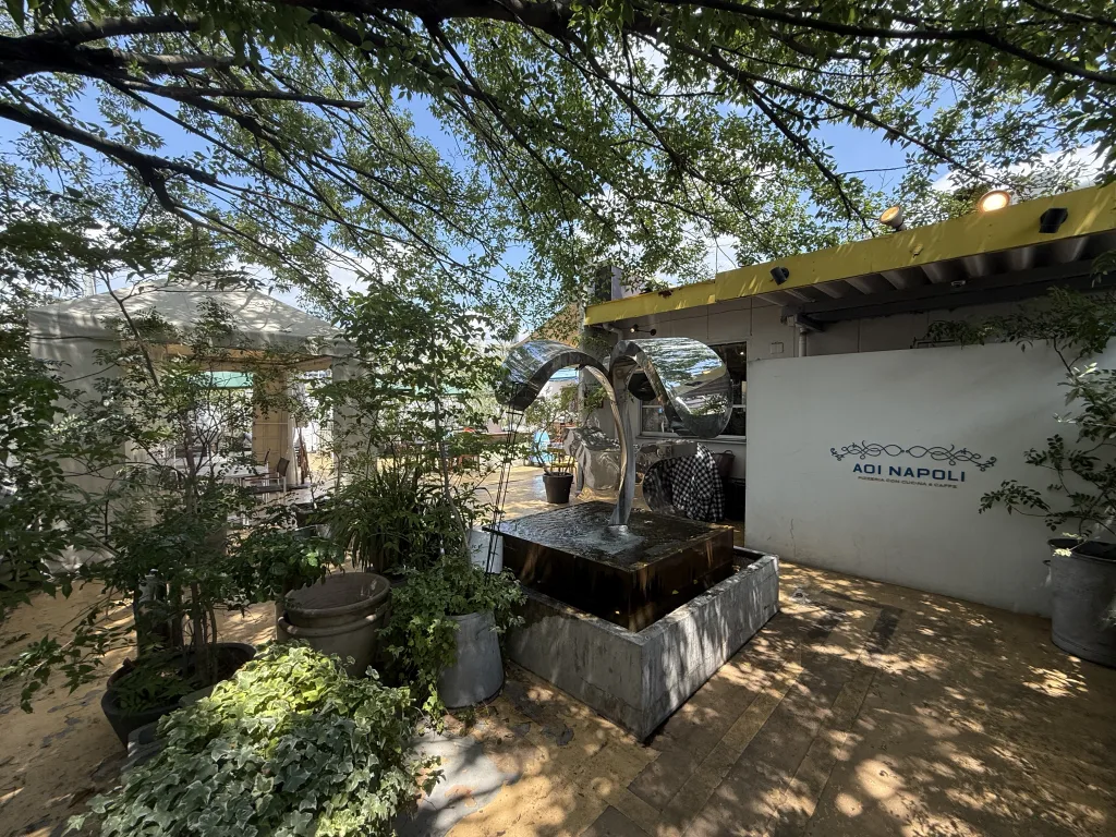 青いナポリの２階入口