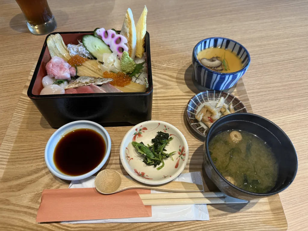 美食彩り海鮮重御膳