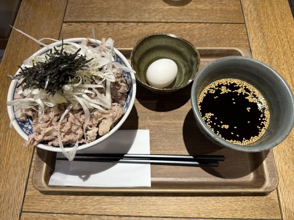 右衛門の肉そば(特盛)