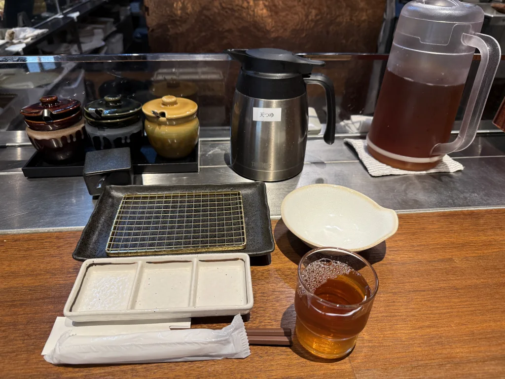 はま天のカウンター席