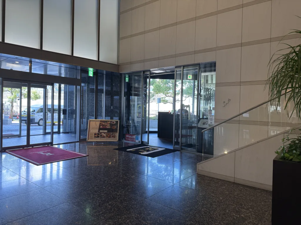 美食米門の入口