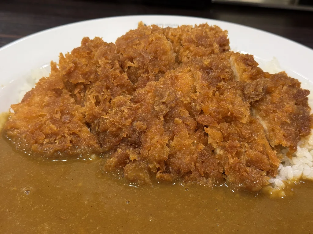 わらじかつカレーのかつ