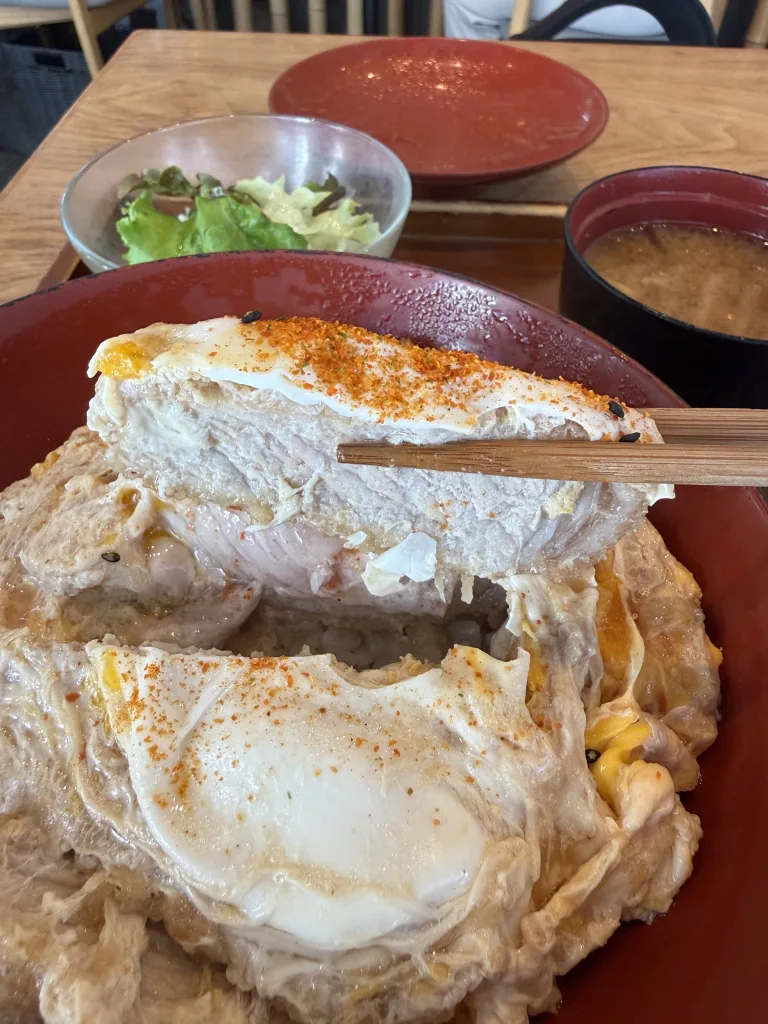 上ロースカツ丼のアップ