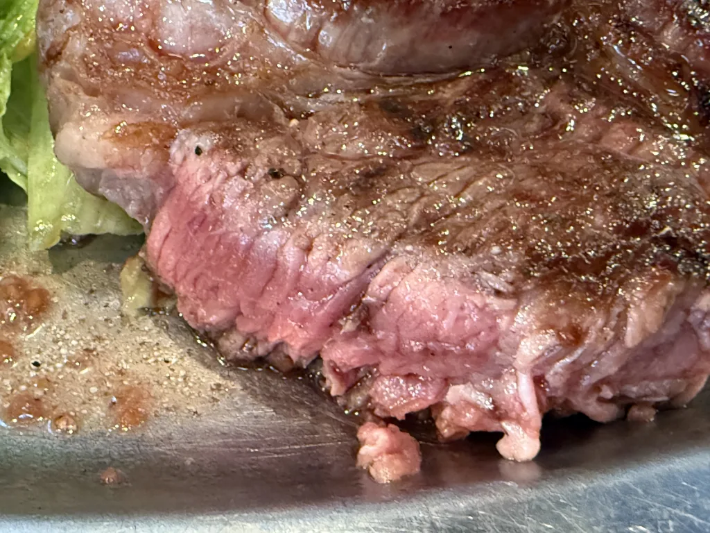 森のブッチャーズのステーキ断面
