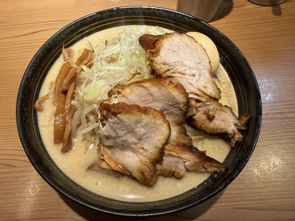 いと井の特製味噌らーめん（もやし、麺大盛）