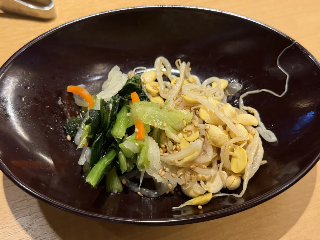 焼肉きんぐのナムル盛り