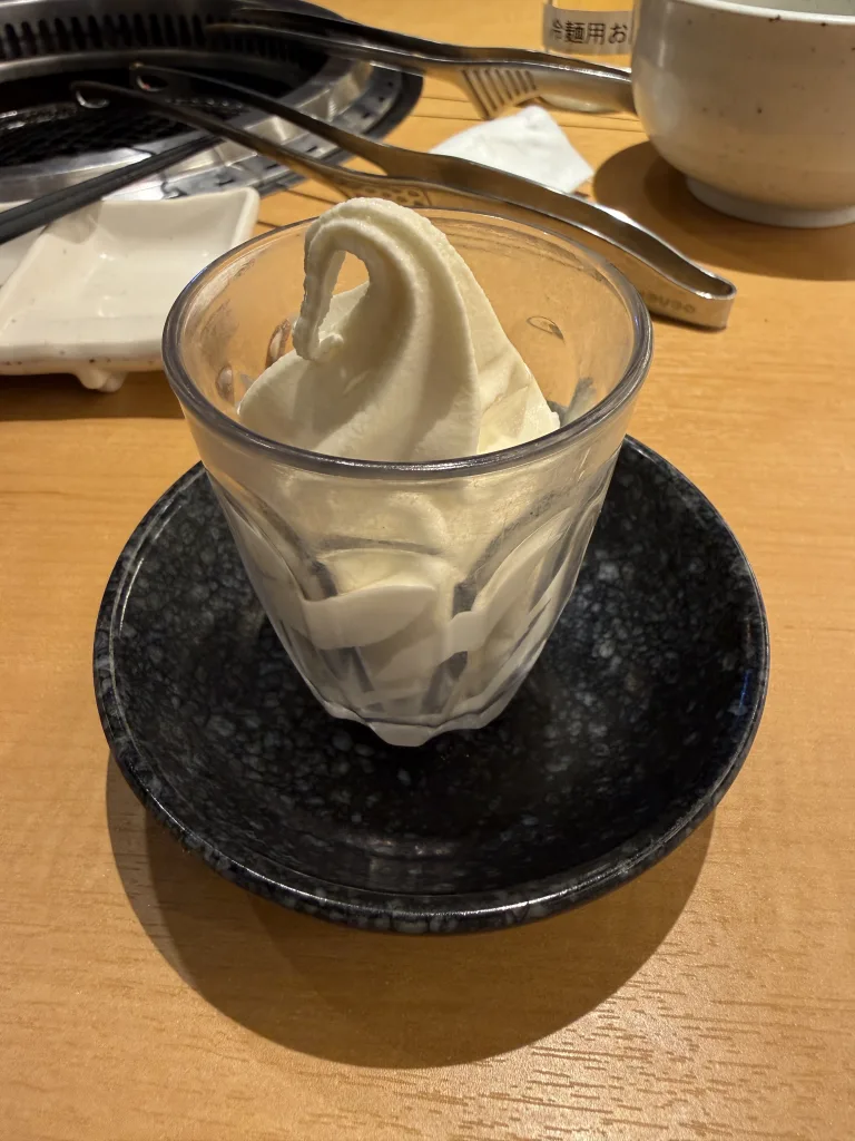 焼肉きんぐのバニラソフト