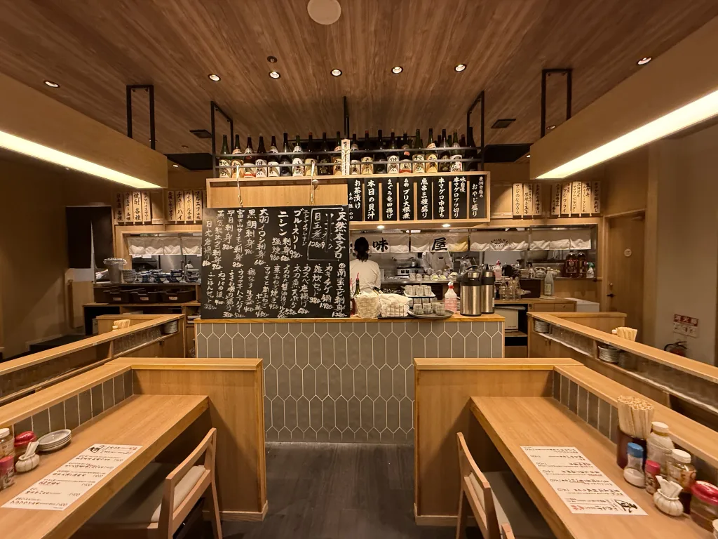 三四味屋の店内