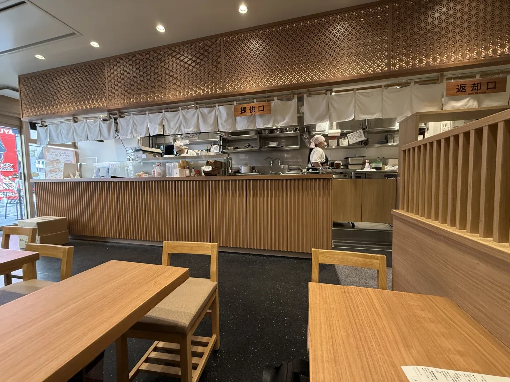 ひとにぎりの店内