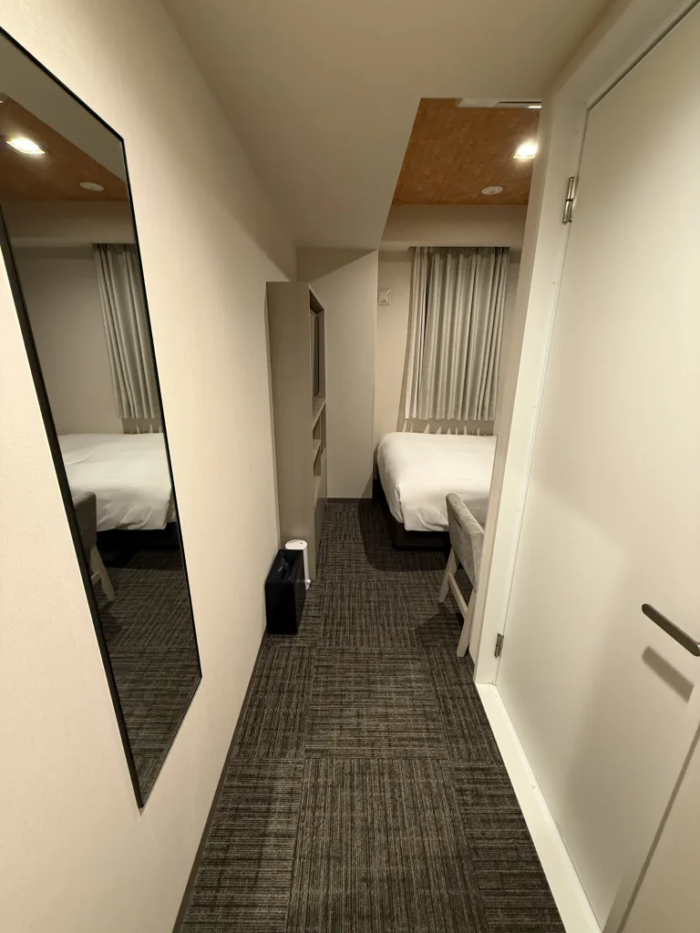 ココネ浅草の客室内通路