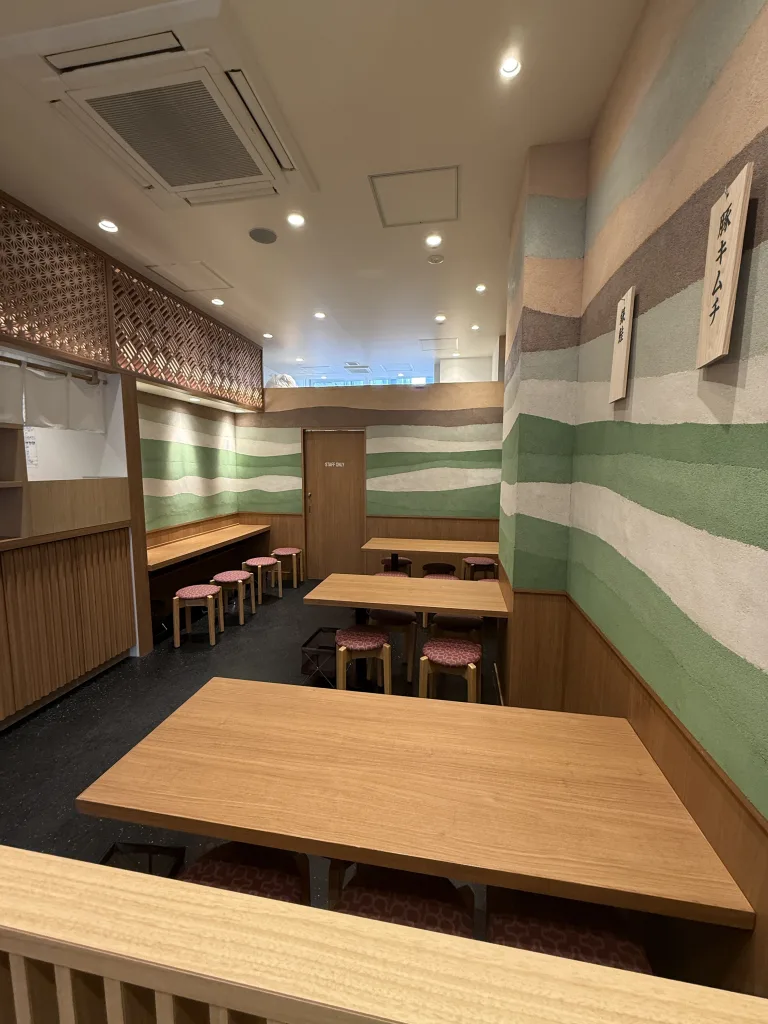 ひとにぎりの店内