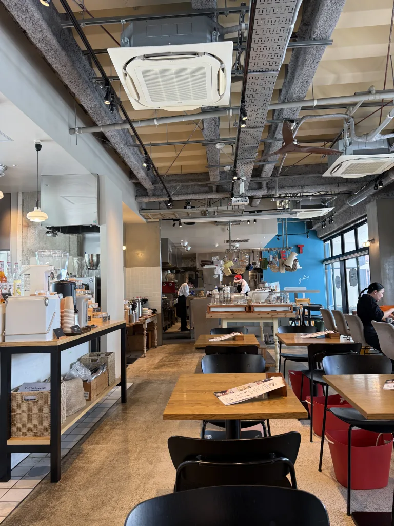 LAND_Aの店内