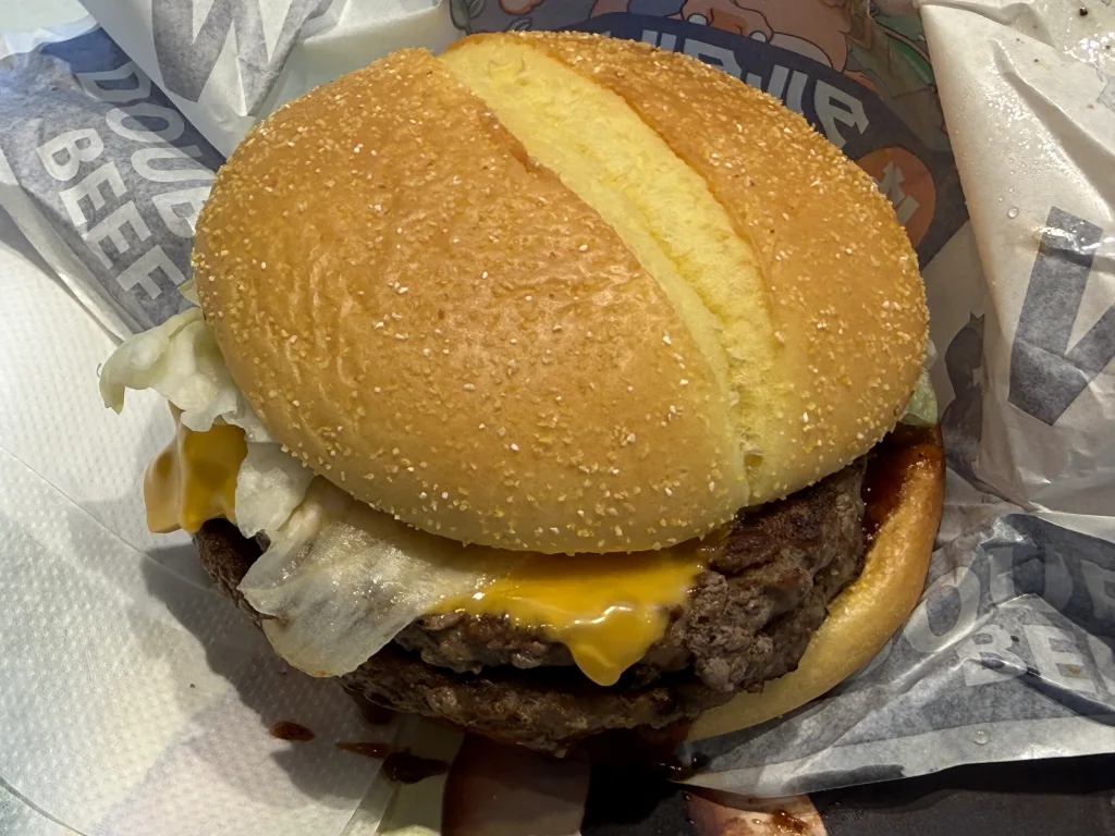 ポケモンバーガーの倍タルタルデミ肉厚ビーフ