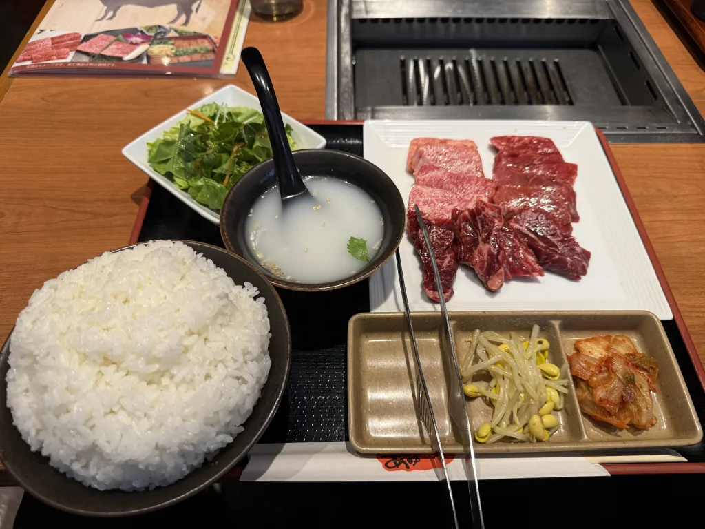 ぴゅあの黒毛和牛の3種盛りスペシャルランチ